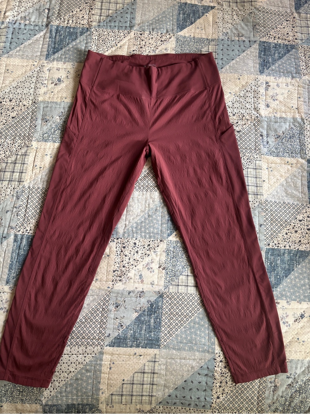 Athleta Wine Trekkie Hybrid Crop Tight Sz 14